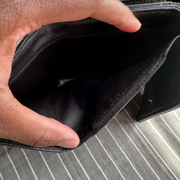 CHANEL‎ Black Quilted Leather Wallet - Picture 9 of 11